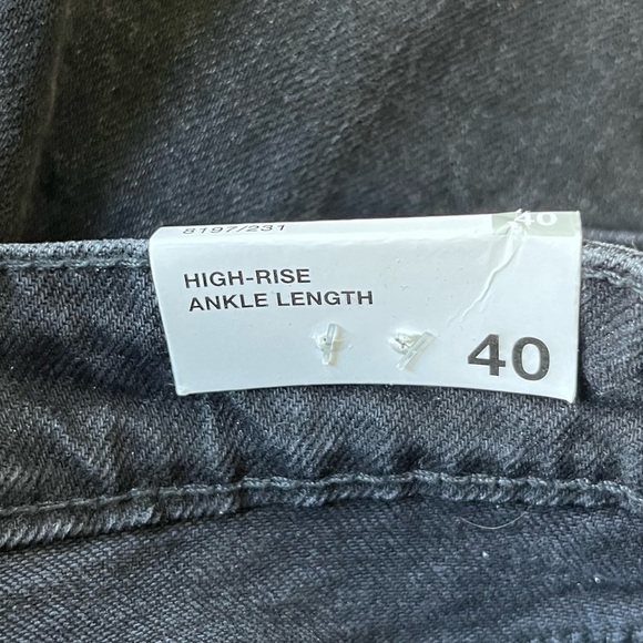 Zara High Rise Ankle length Mom Jeans - Picture 5 of 11
